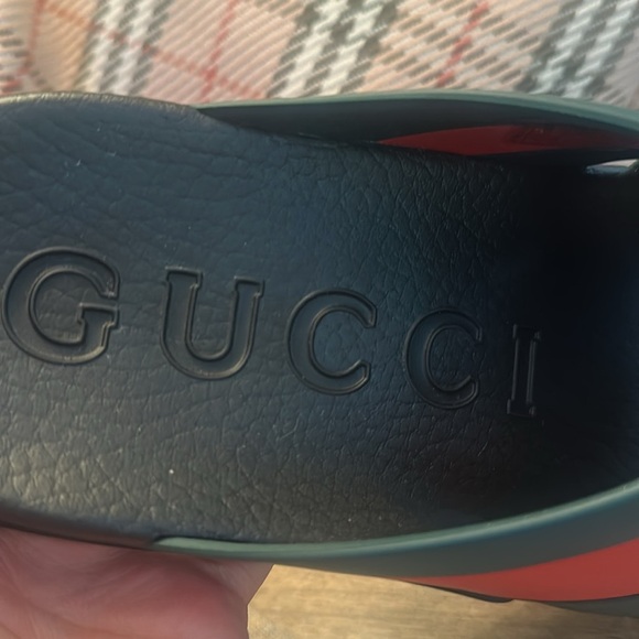 Gucci Red and Green Cross-Strap Slides - Picture 9 of 13